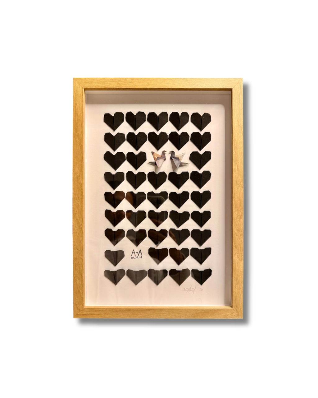 Cuadro origami corazones personalizado con
marco roble - MÖMÖ Lab